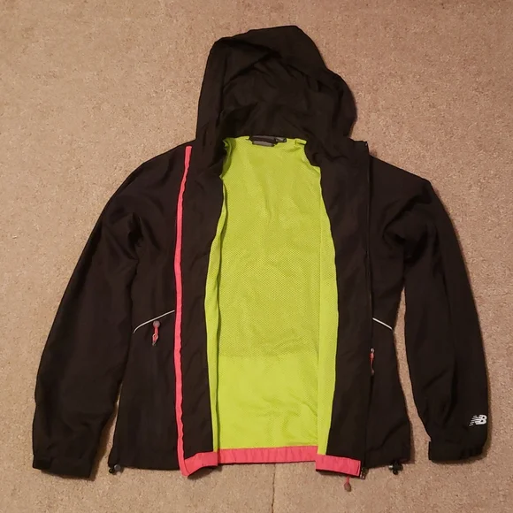 New Balance Women's Running Jacket - Picture 6 of 16